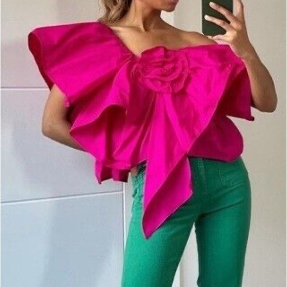 Zara Tops - Zara fuchsia ruffle rose top